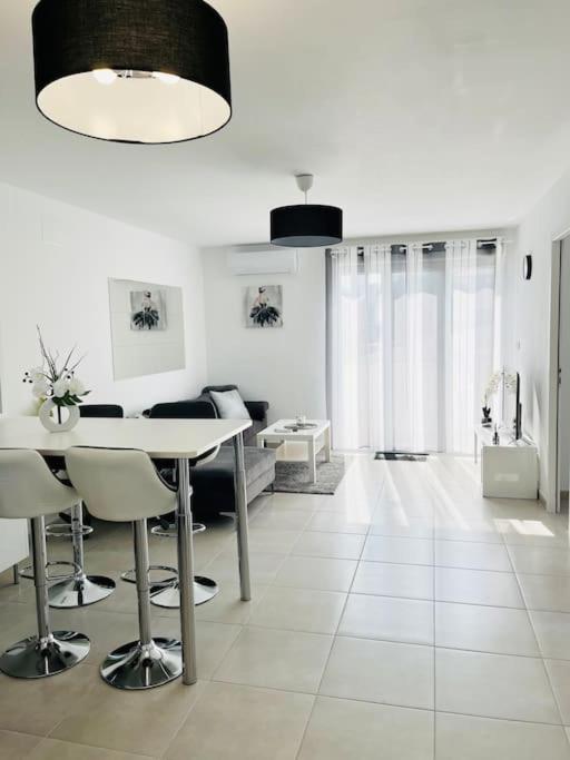 Maison 4 Personnes Avec Jacuzzi Мариньян Екстер'єр фото